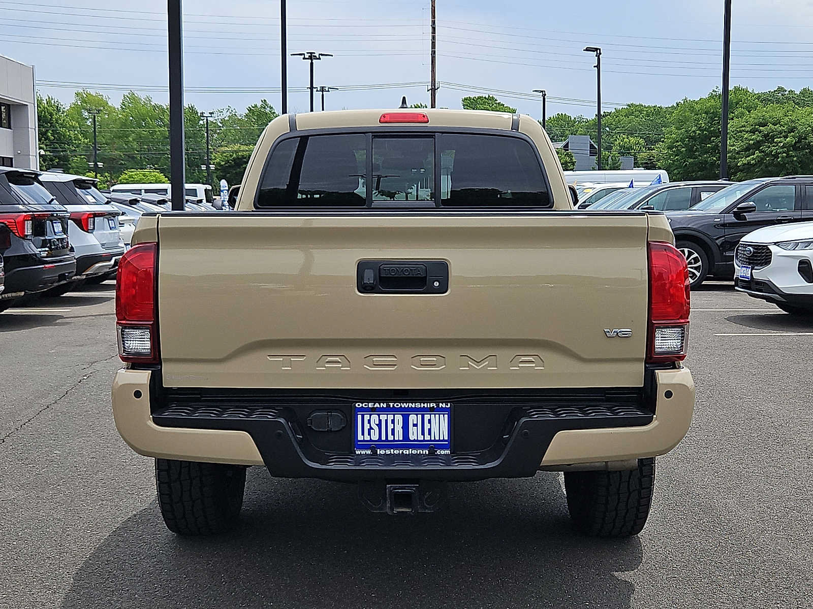 Used 2018 Toyota Tacoma TRD Off-Road w/ Technology Package AWD/4WD image 5