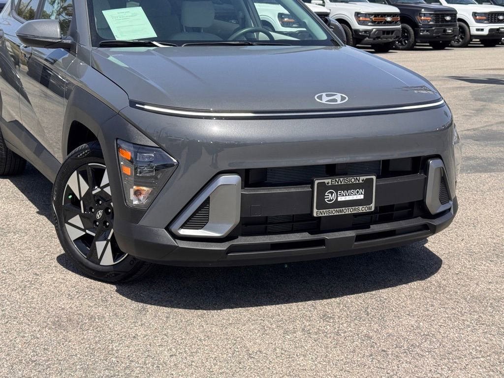 Used 2025 Hyundai Kona SEL FWD image 3