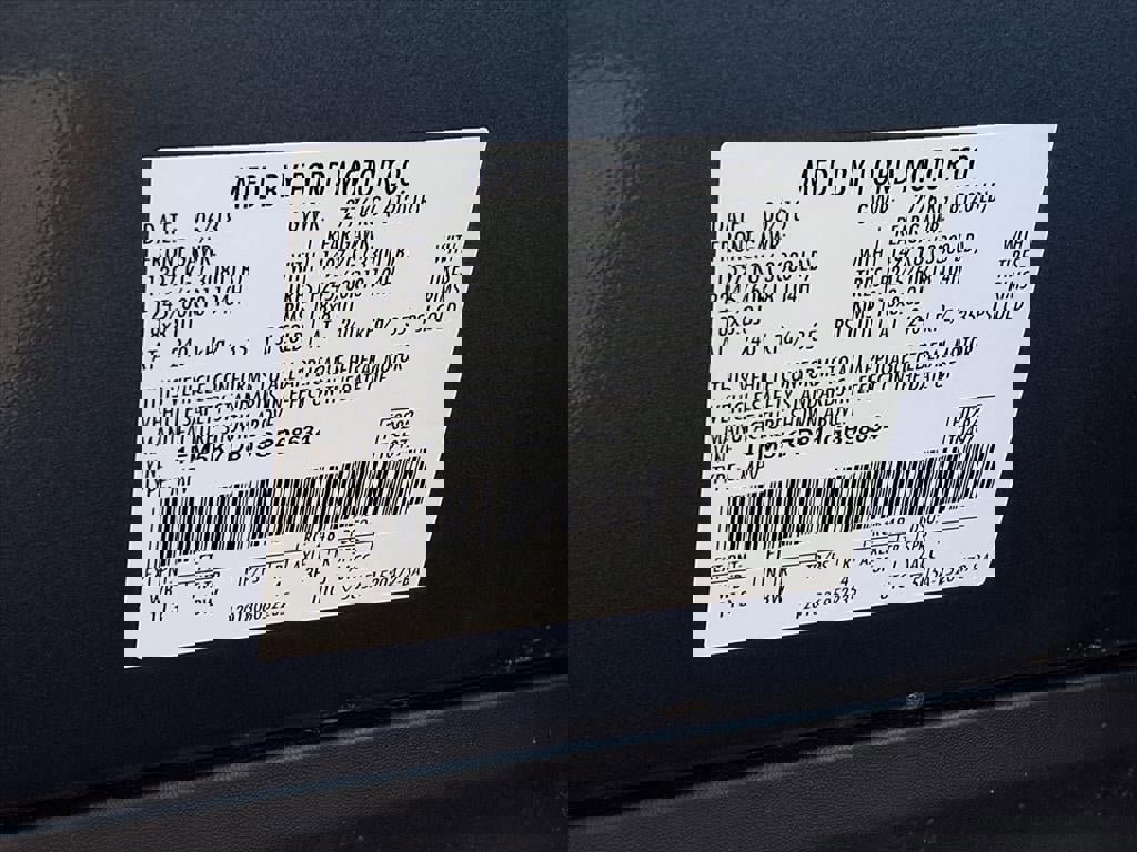 Certified 2018 Ford Explorer XLT w/ Equipment Group 202A image 23