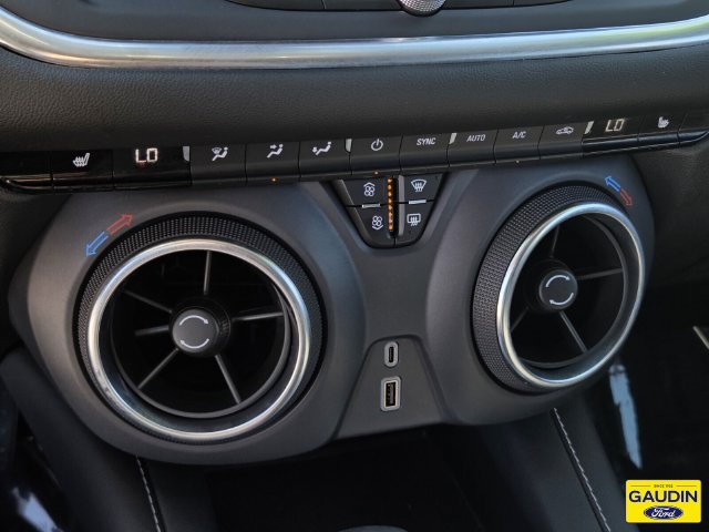 Used 2025 Chevrolet Blazer LT FWD image 23