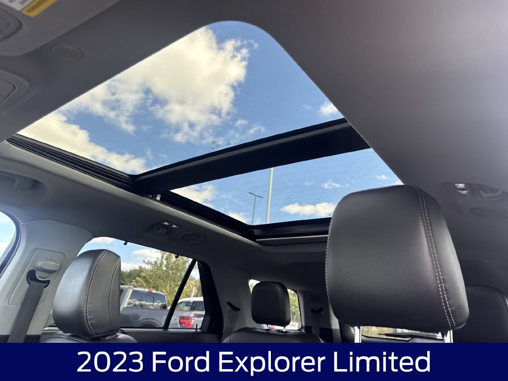 Certified 2023 Ford Explorer Limited AWD/4WD image 29
