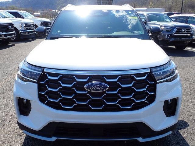 Certified 2025 Ford Explorer Platinum image 8