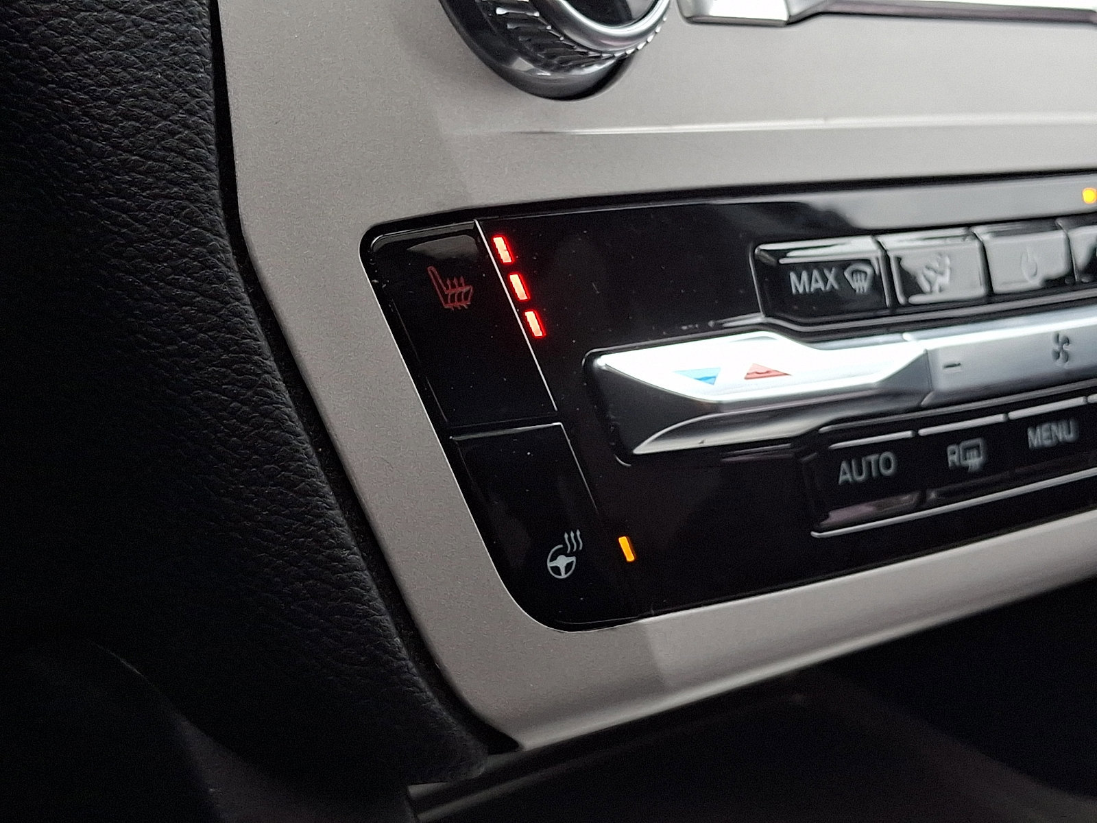 Certified 2023 Ford Explorer XLT w/ Equipment Group 202A image 32