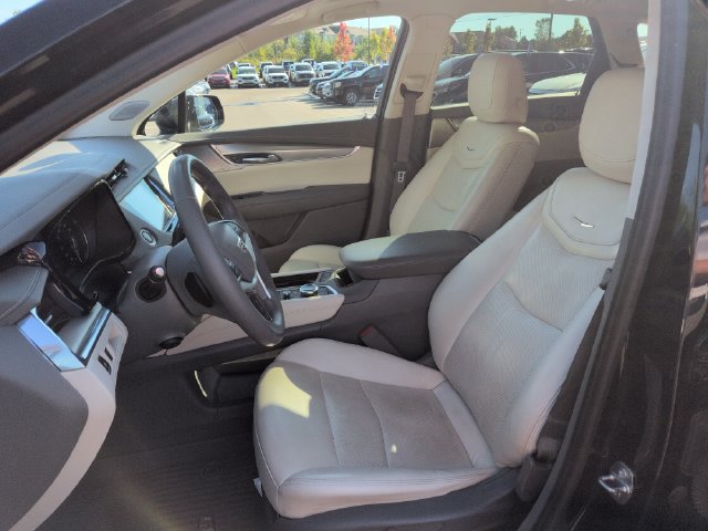 Used 2021 Cadillac XT5 Premium Luxury w/ LPO, Floor Liner Package FWD image 28