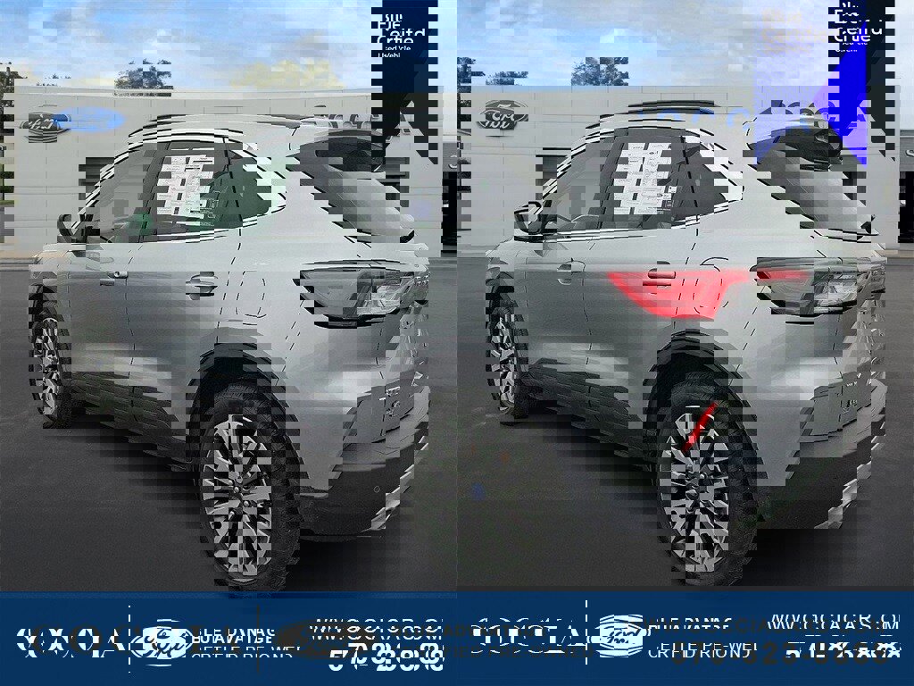 Certified 2022 Ford Escape Titanium image 3