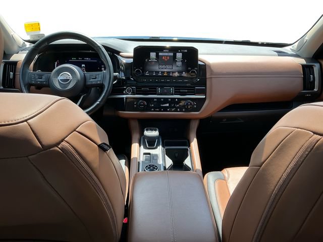 Used 2024 Nissan Pathfinder Platinum AWD/4WD image 12