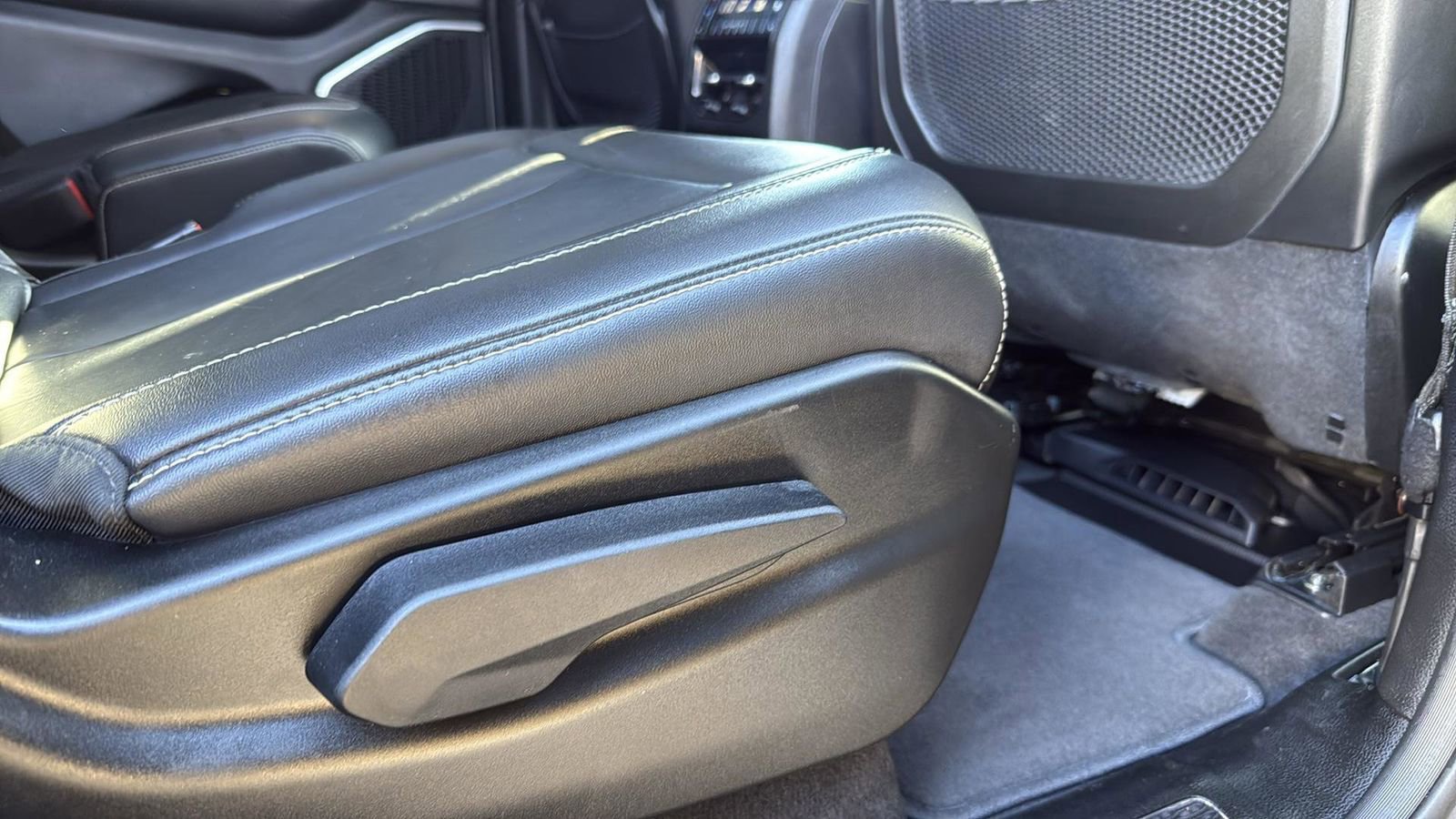 Used 2022 Jeep Grand Cherokee L Limited image 27