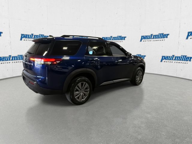 Used 2025 Nissan Pathfinder SV FWD image 11
