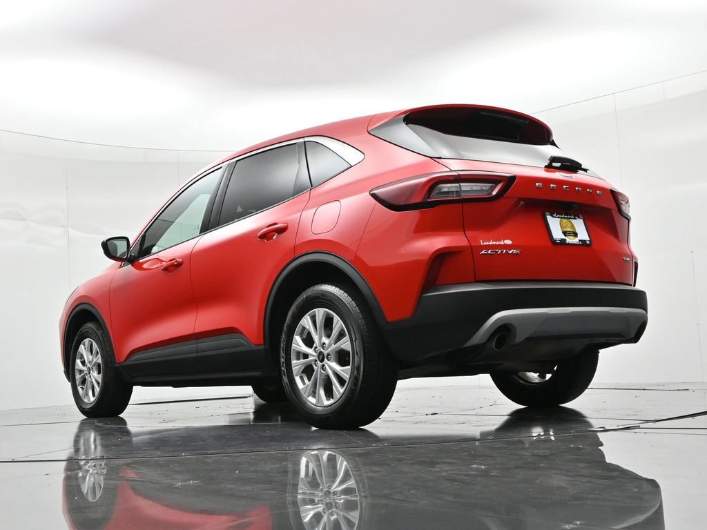 Certified 2024 Ford Escape Active AWD/4WD image 19