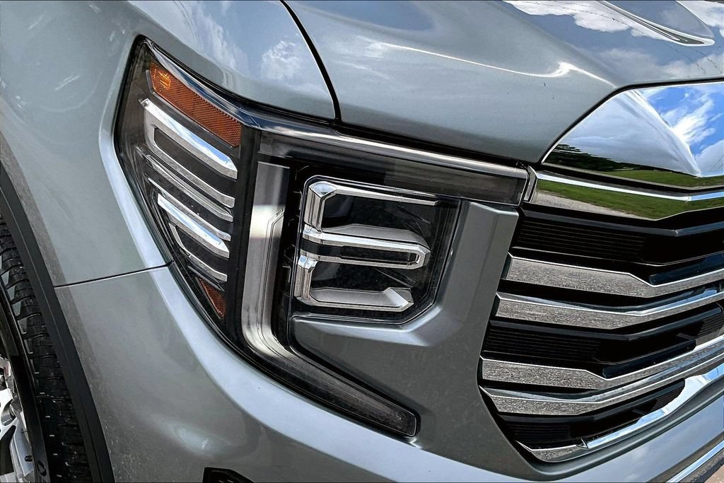 Used 2026 GMC Sierra 1500 SLT AWD/4WD image 34