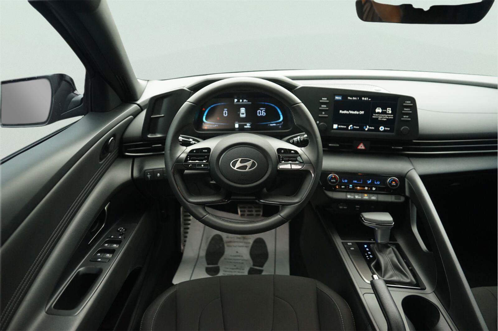 Used 2025 Hyundai Elantra Sport FWD image 21