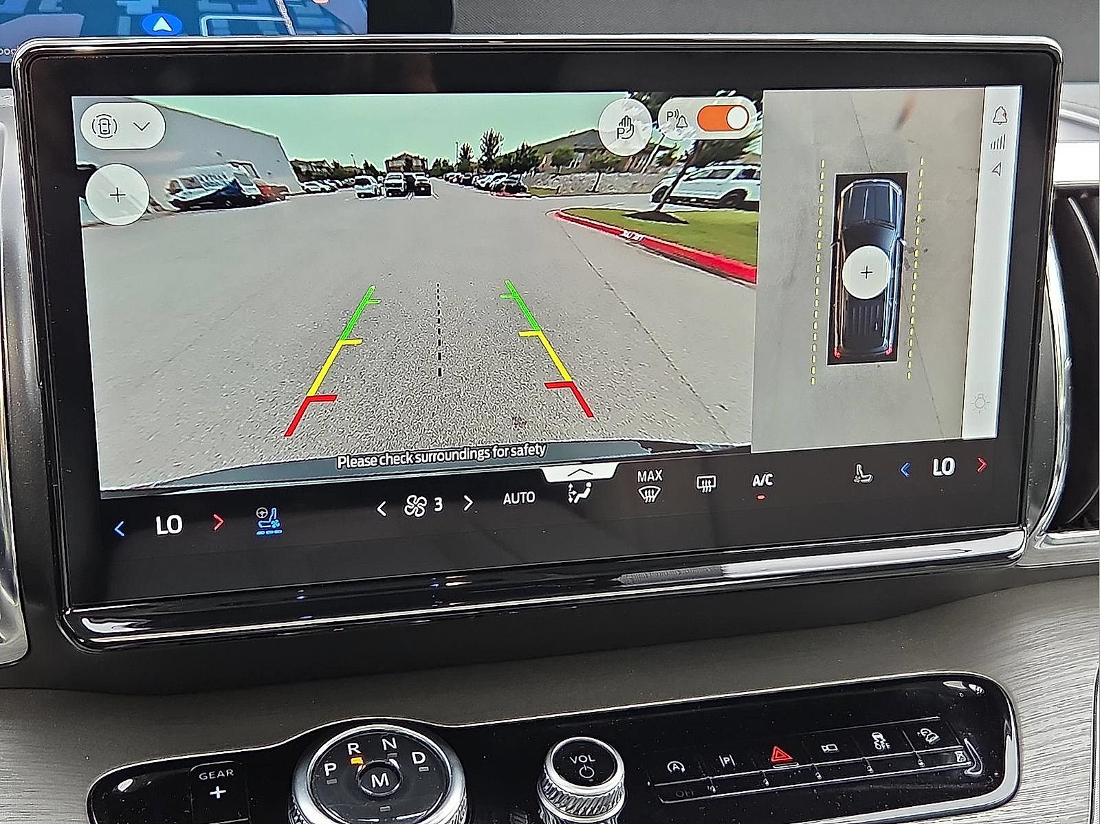 Certified 2025 Ford Expedition Platinum AWD/4WD image 17