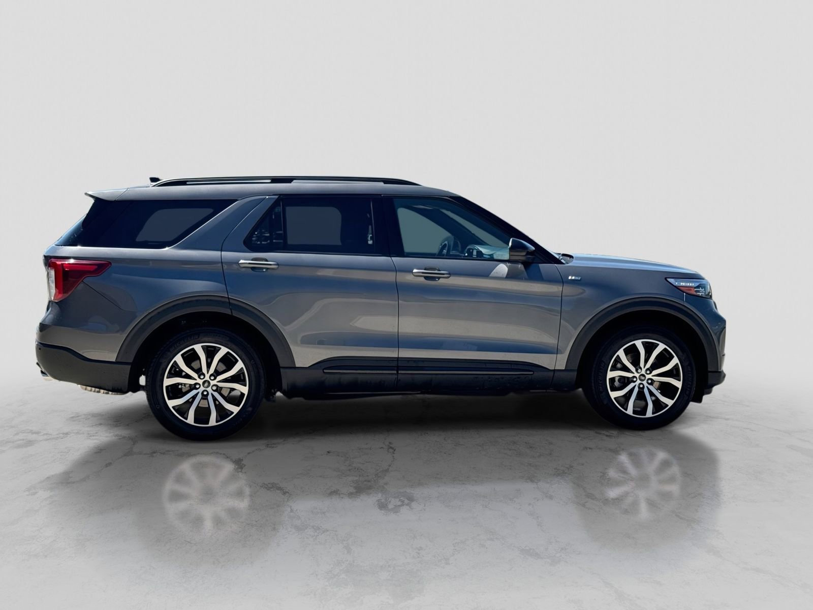 Certified 2022 Ford Explorer ST-Line w/ Class IV Trailer Tow Package AWD/4WD image 9