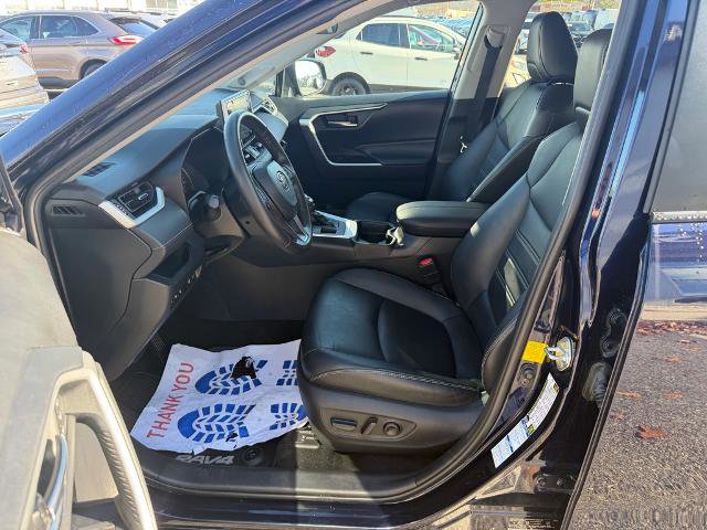 Used 2020 Toyota RAV4 XLE Premium image 11