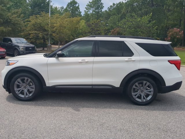 Certified 2023 Ford Explorer XLT w/ Equipment Group 202A RWD image 7