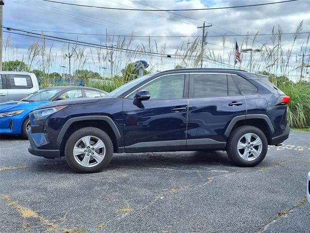 Used 2020 Toyota RAV4 XLE FWD image 3