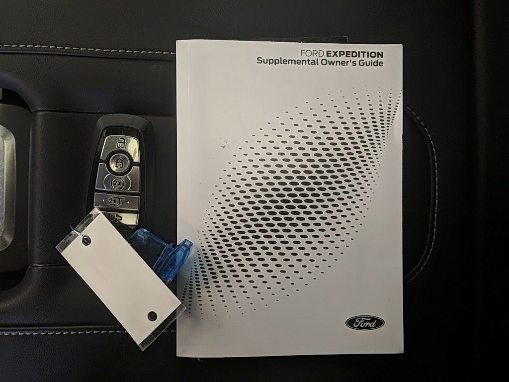 Certified 2025 Ford Expedition Max Platinum image 38