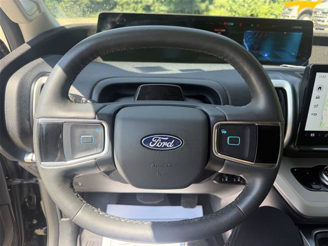 Certified 2025 Ford Expedition Active AWD/4WD image 17