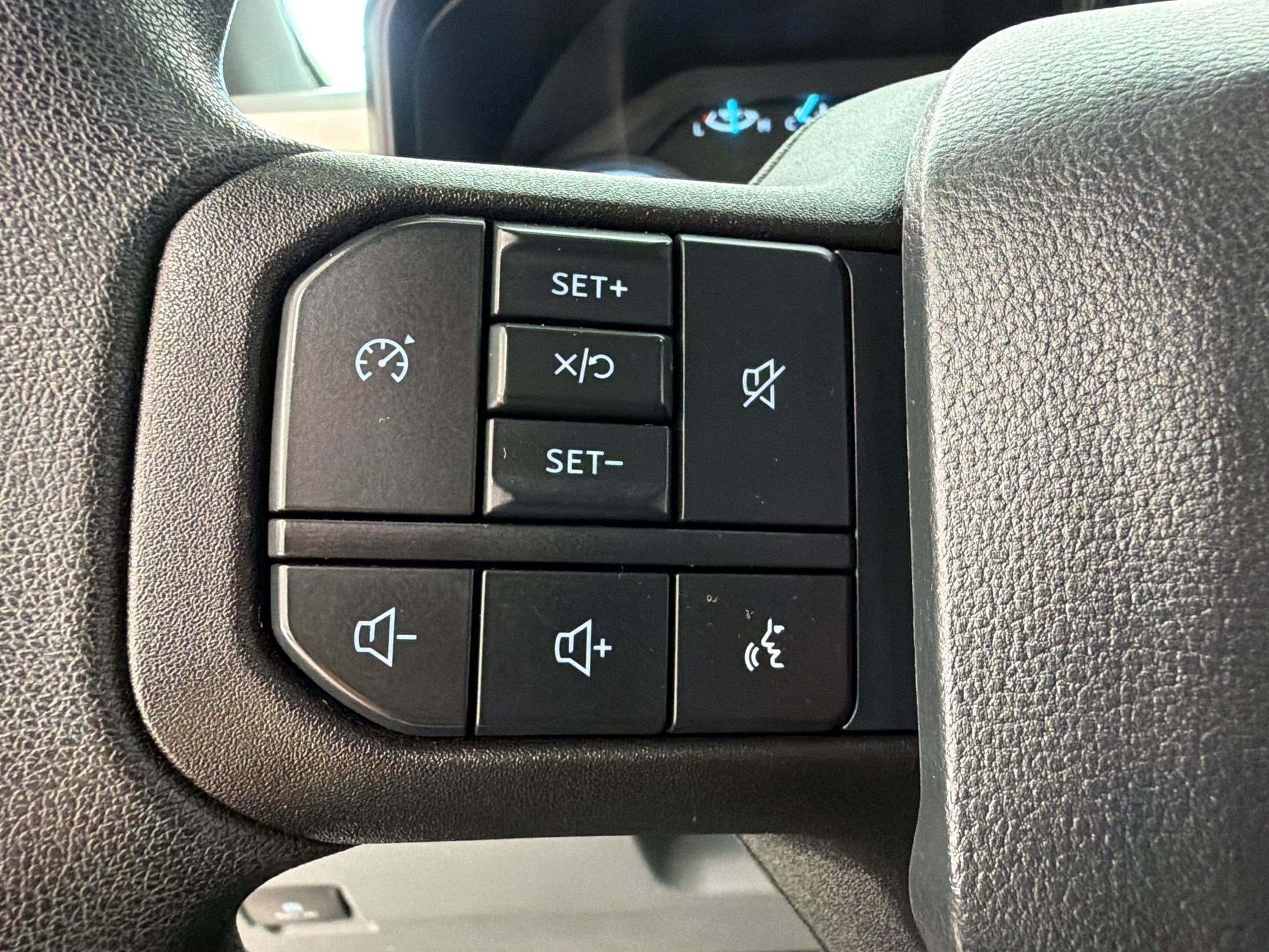 Certified 2025 Ford F250 XLT w/ FX4 Off-Road Package AWD/4WD image 16