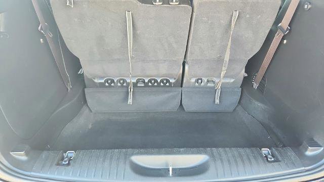 Used 2025 Chrysler Pacifica Select image 32