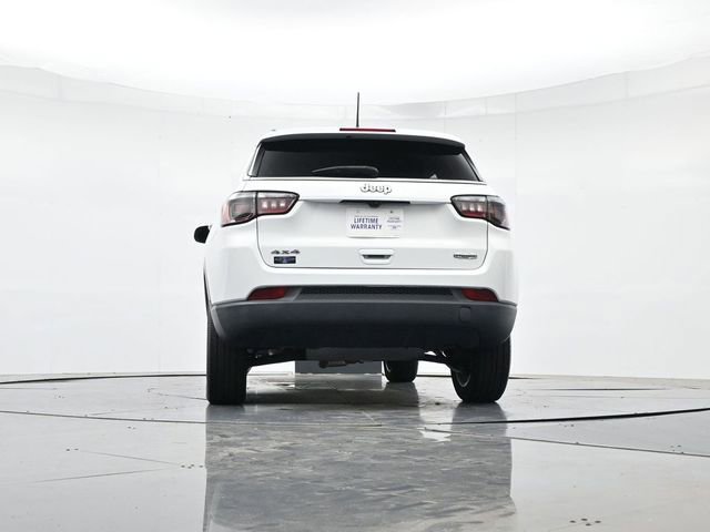 Used 2023 Jeep Compass Latitude AWD/4WD image 38
