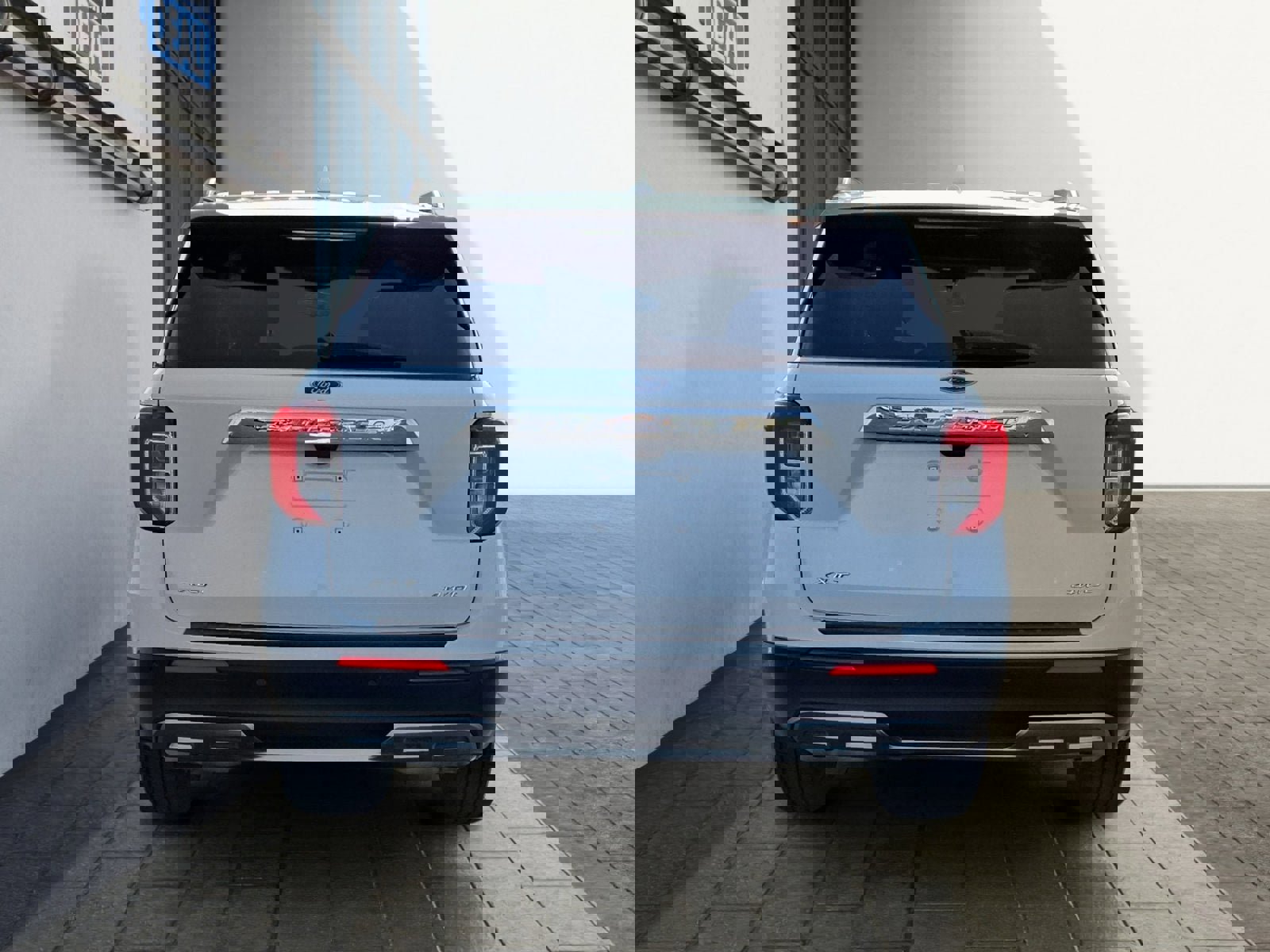 Certified 2022 Ford Explorer XLT w/ Equipment Group 202A image 4