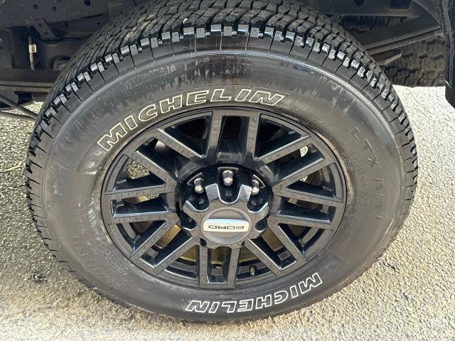 Certified 2022 Ford F250 XLT w/ Black Appearance Package AWD/4WD image 23