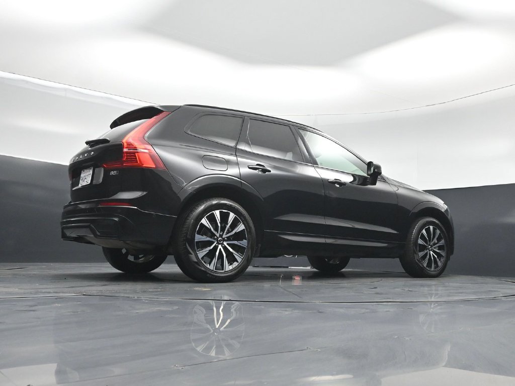 Used 2025 Volvo XC60 B5 Plus AWD/4WD image 48
