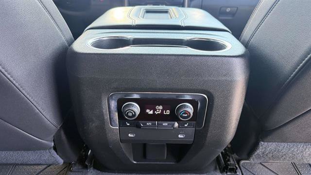 Used 2022 Chevrolet Suburban High Country AWD/4WD image 26