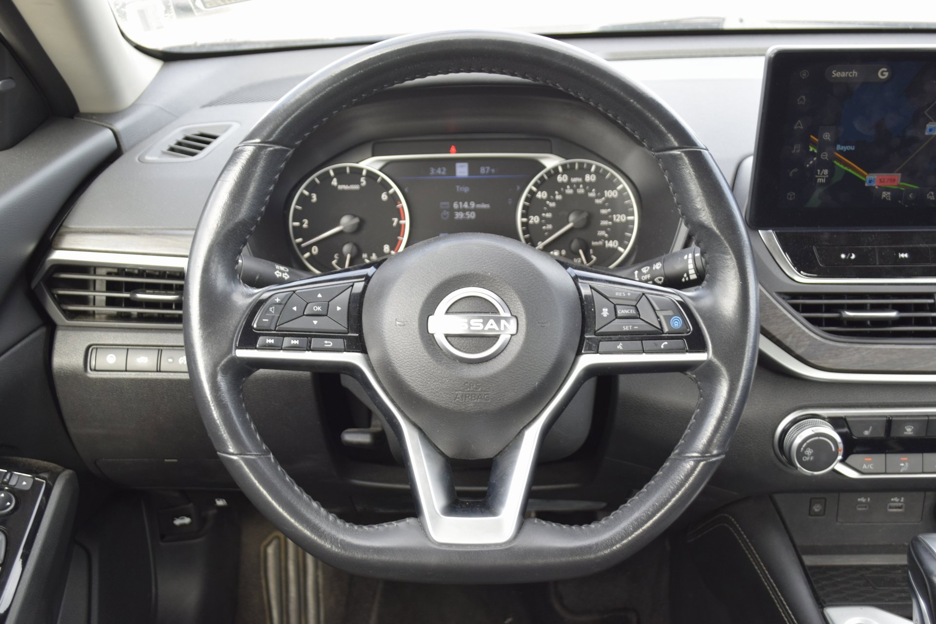 Used 2023 Nissan Altima 2.5 SV w/ SV Premium Package image 12