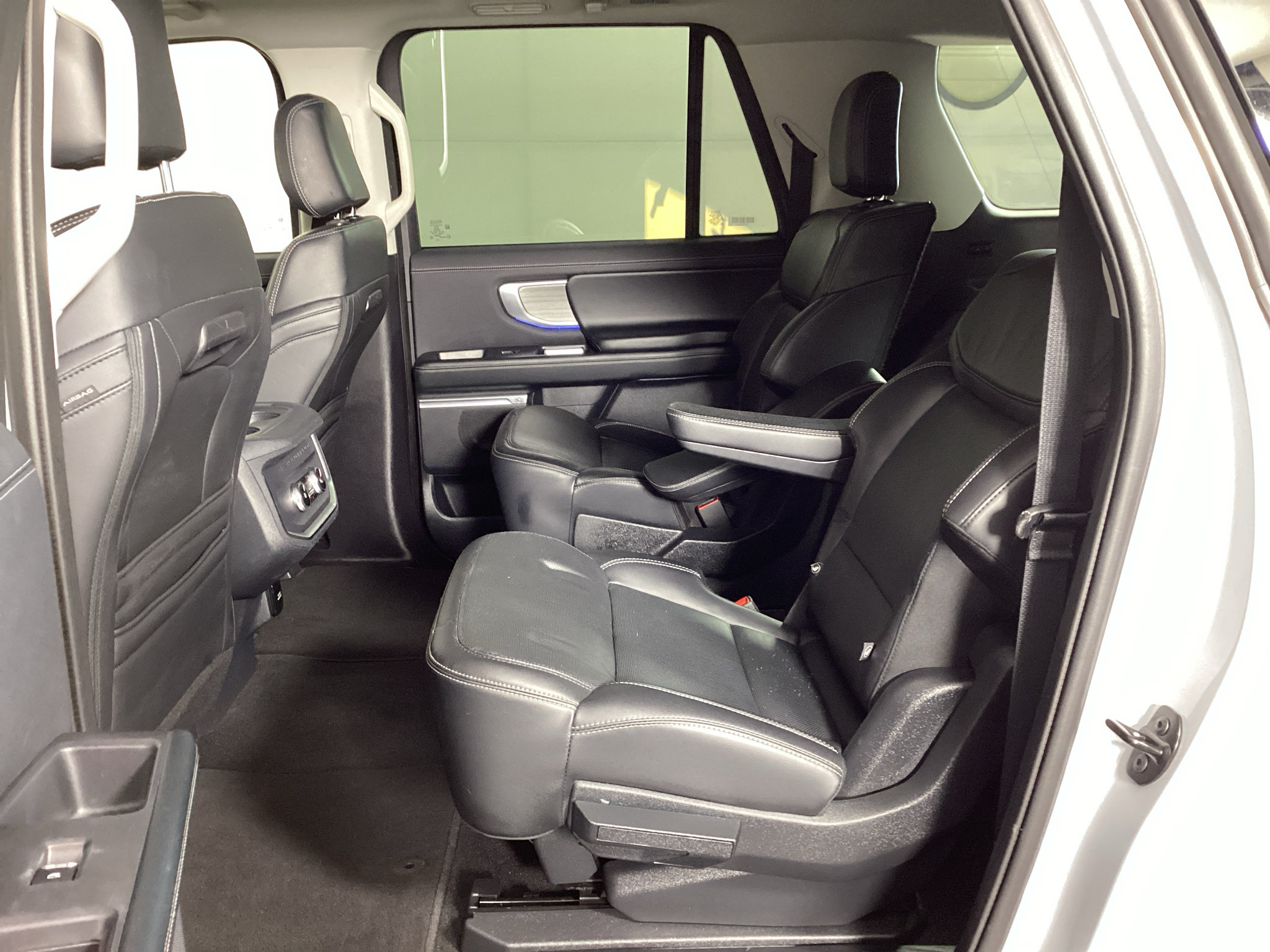 Certified 2025 Ford Expedition Max Platinum AWD/4WD image 17
