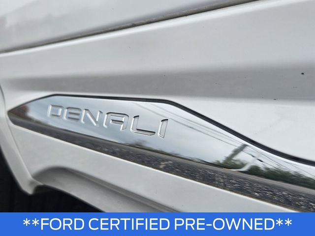 Used 2024 GMC Terrain Denali w/ Denali Premium Package image 8