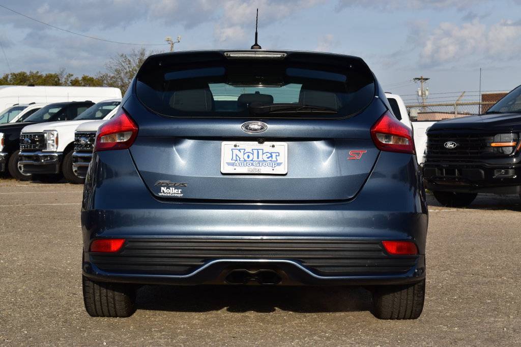 Certified 2018 Ford Focus ST FWD image 8