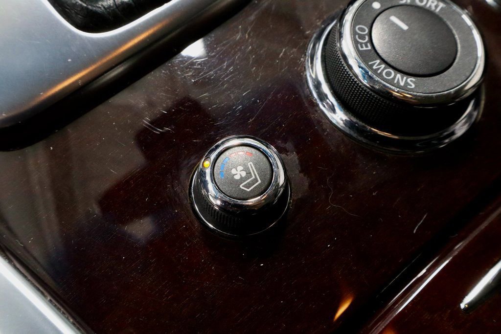 Used 2017 INFINITI Q70 3.7 w/ Technology Package image 11