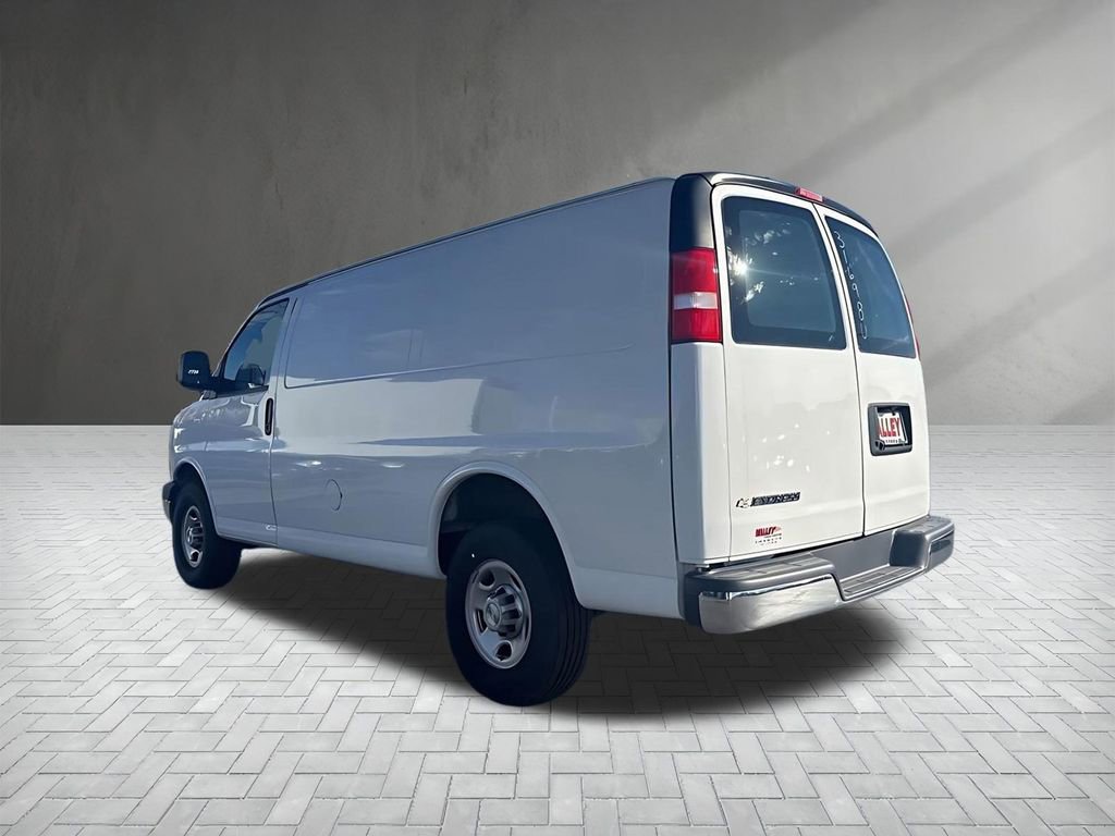 Used 2023 Chevrolet Express 2500 w/ Driver Convenience Package image 5
