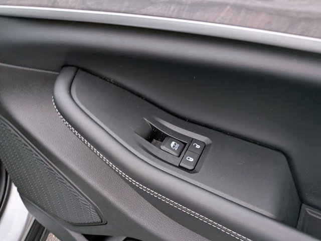 Used 2025 Jeep Grand Cherokee Limited w/ Black Appearance Package image 36