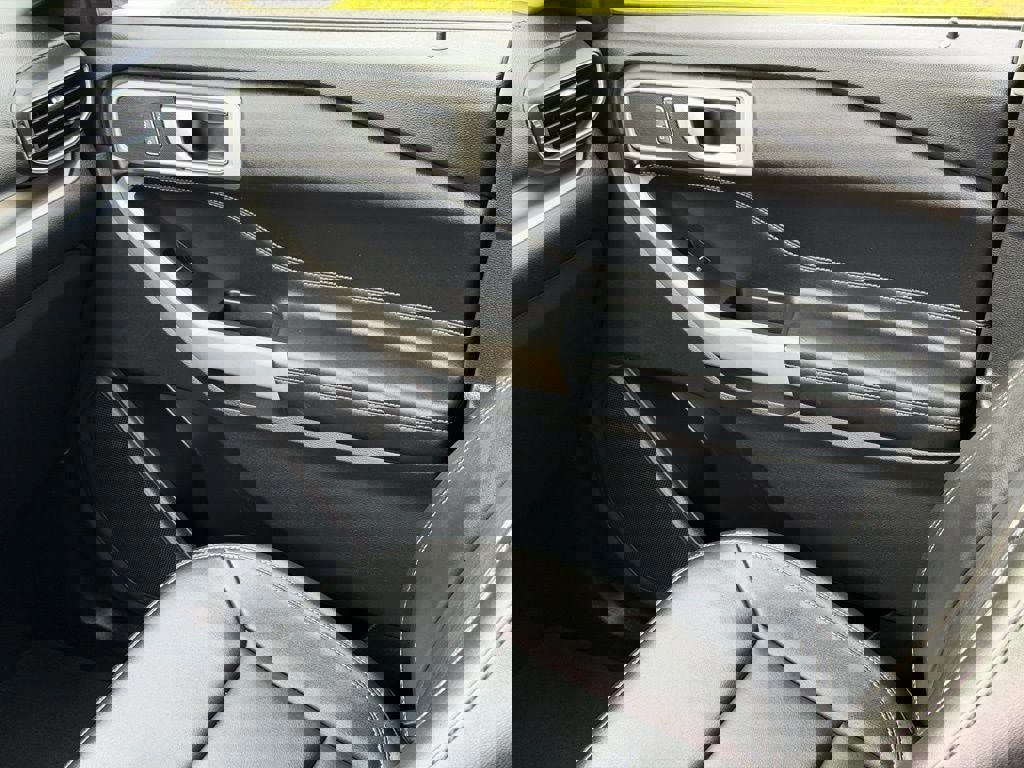 Certified 2022 Ford Explorer XLT w/ Equipment Group 202A image 29