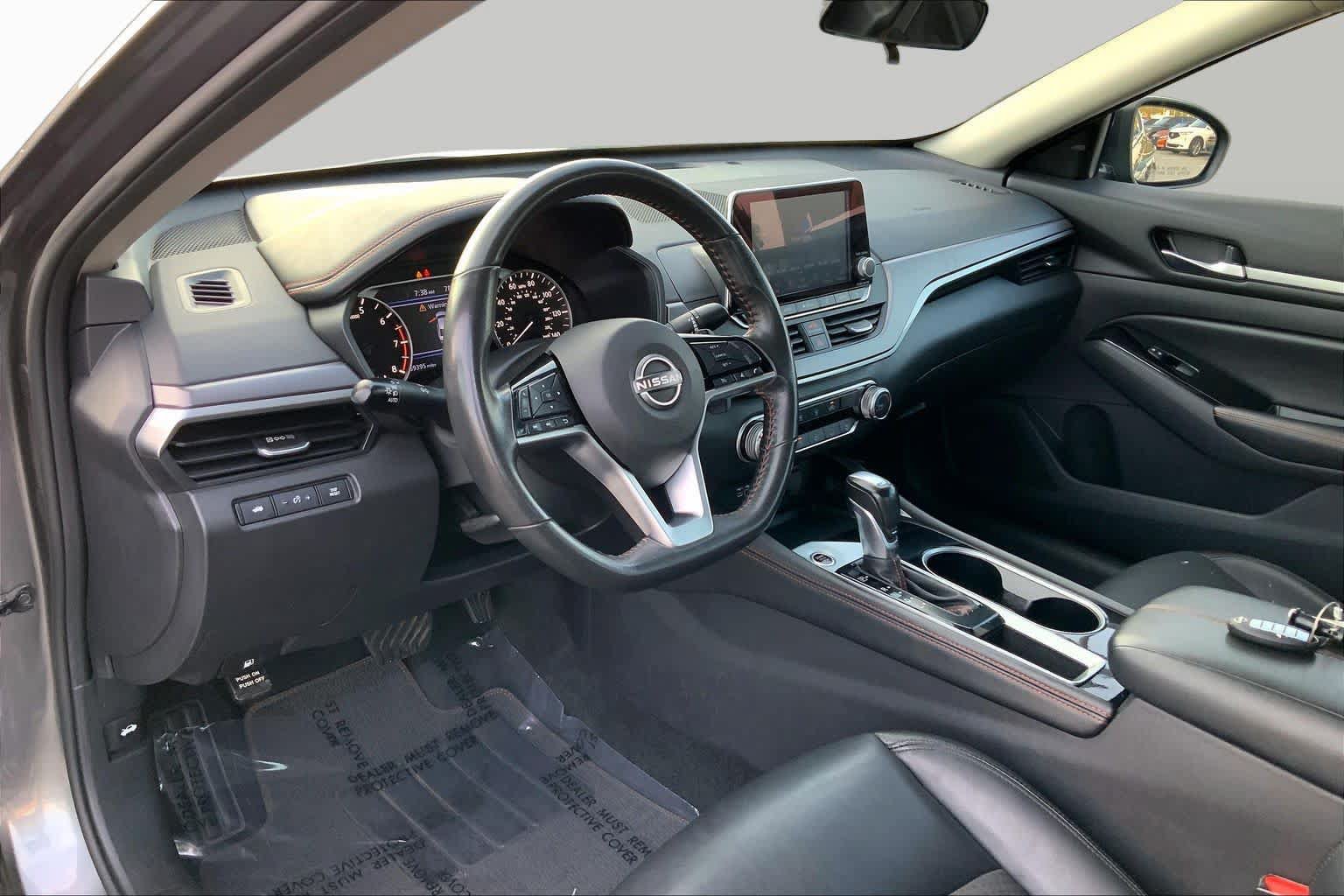 Used 2024 Nissan Altima 2.5 SR FWD image 16