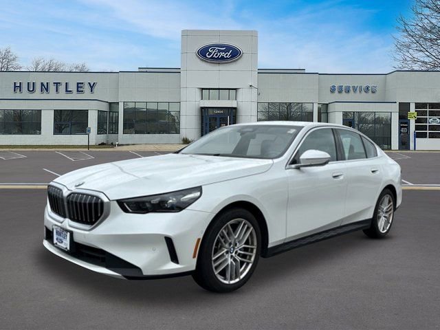 Used 2025 BMW 530i xDrive w/ Premium Package AWD/4WD video 1