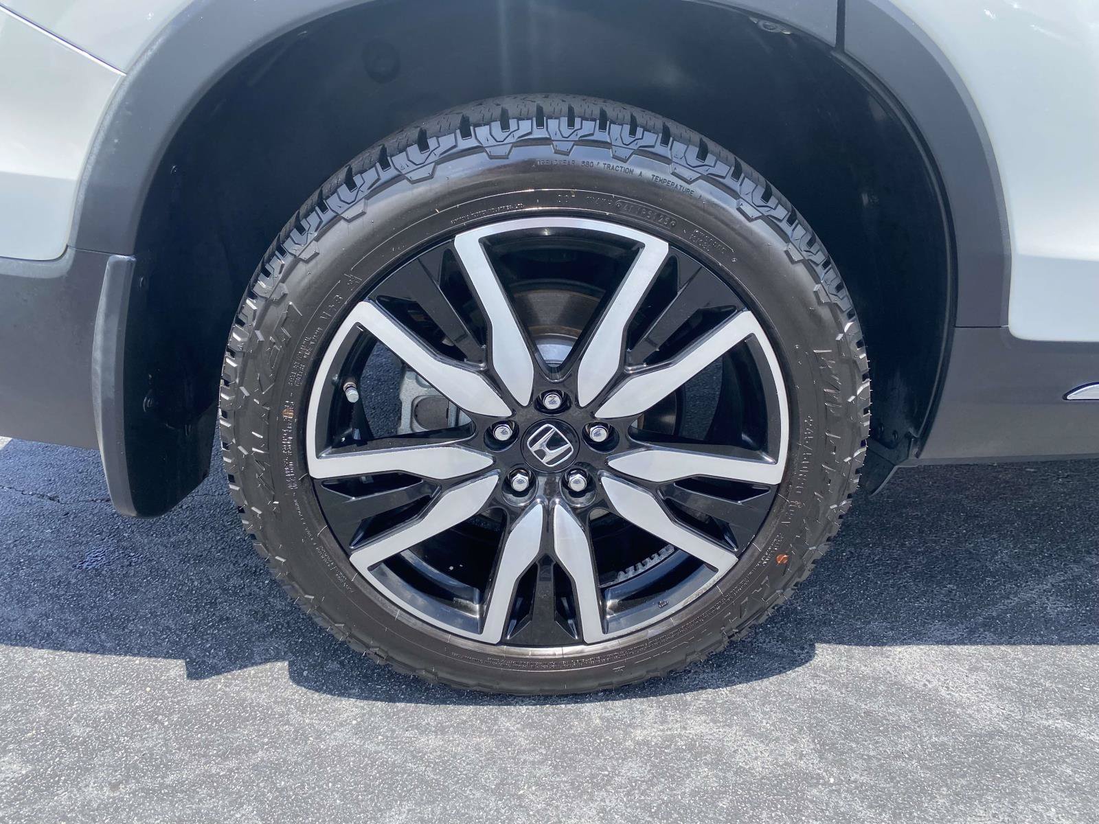 Used 2022 Honda Pilot Touring image 9