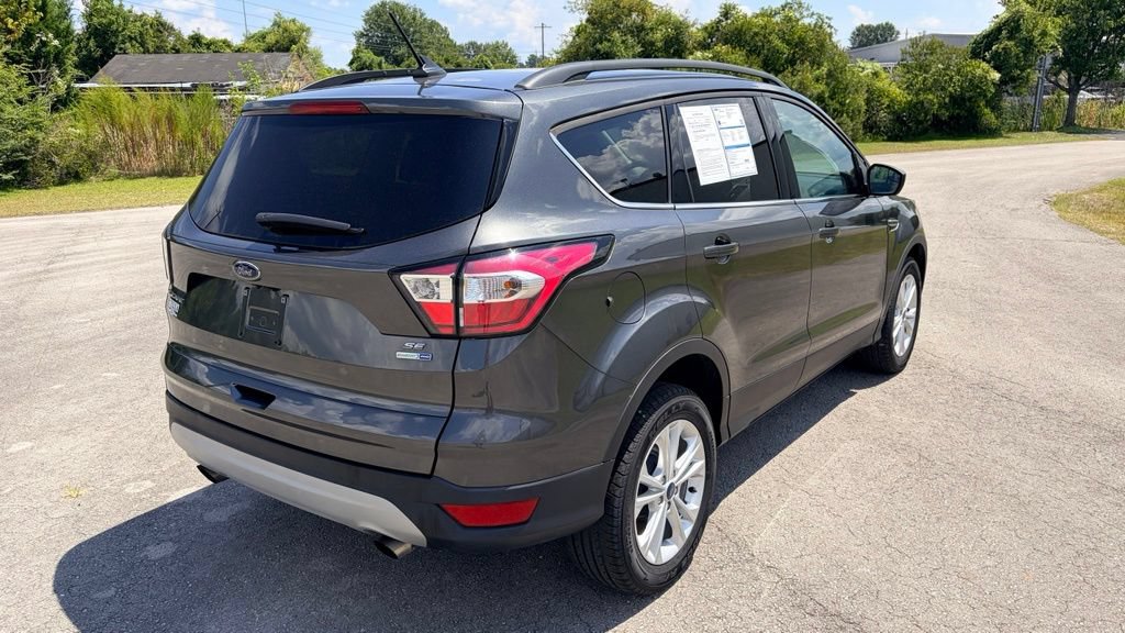 Certified 2018 Ford Escape SE w/ SE Sync 3 Package AWD/4WD image 3