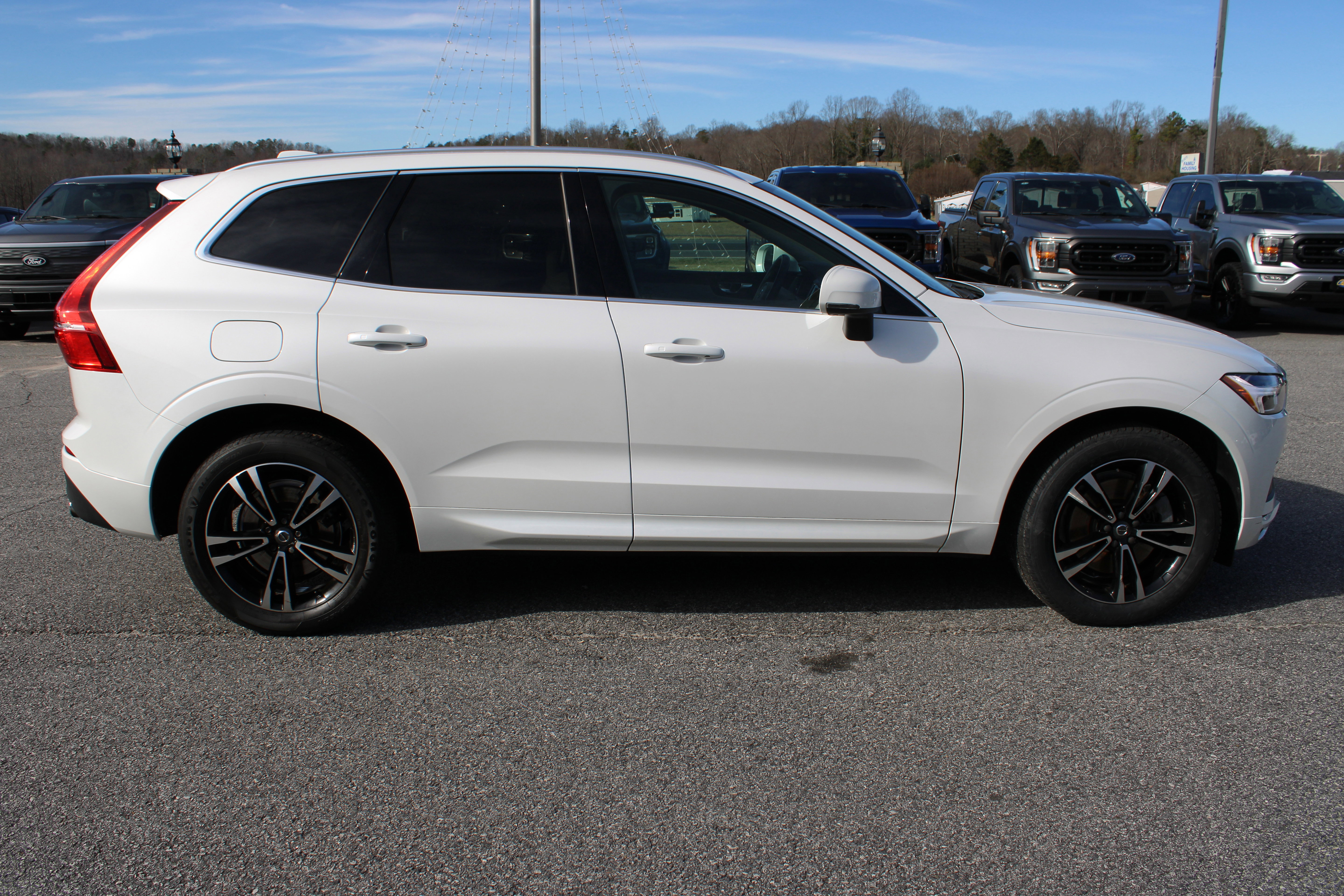 Used 2018 Volvo XC60 T6 Momentum w/ Protection Package Premier image 6
