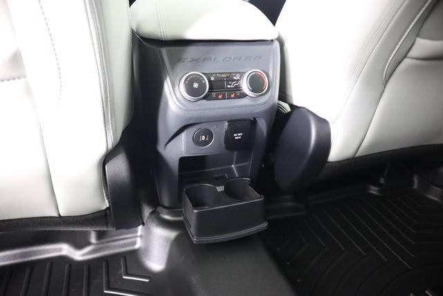 Certified 2025 Ford Explorer Platinum w/ Ultimate Package AWD/4WD image 60
