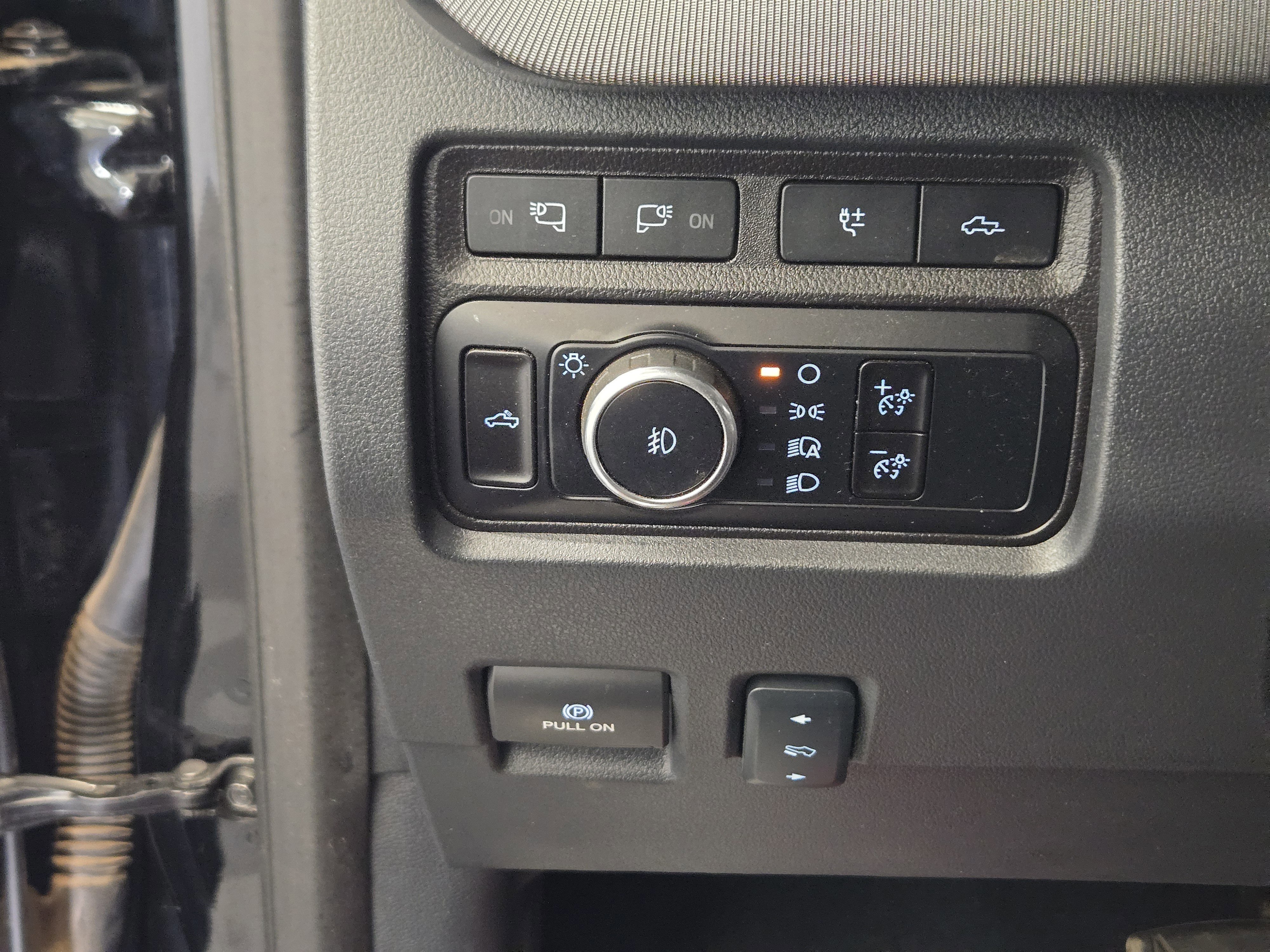 Certified 2024 Ford F250 Platinum w/ Tremor Off-Road Package image 19