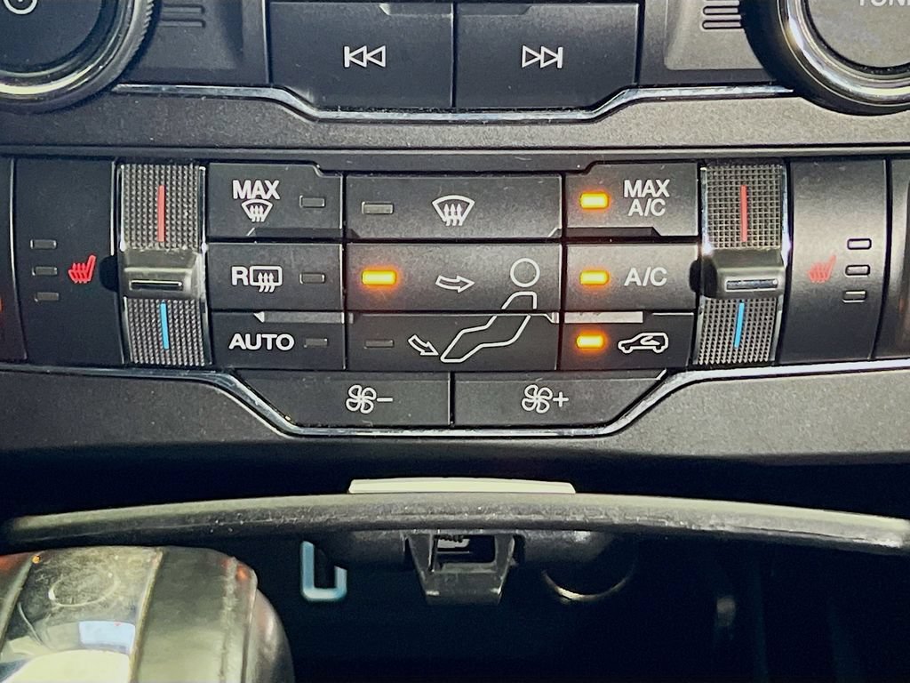 Certified 2018 Ford Explorer XLT w/ Equipment Group 202A AWD/4WD image 25