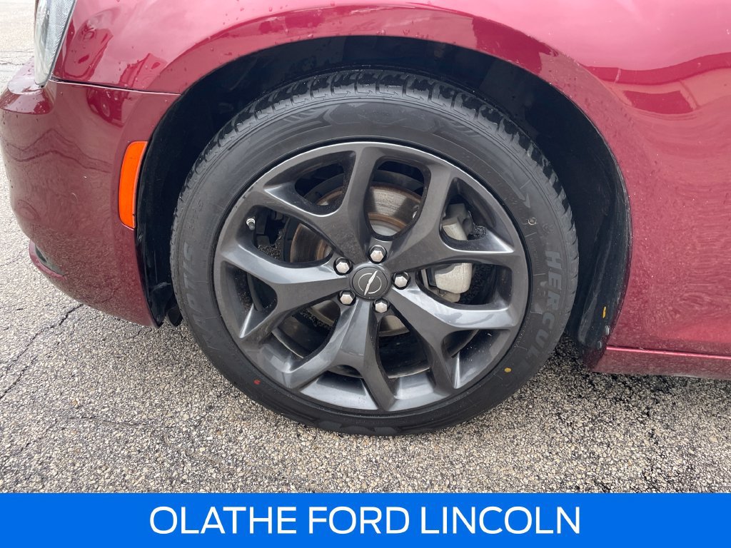 Used 2023 Chrysler 300 S RWD image 27