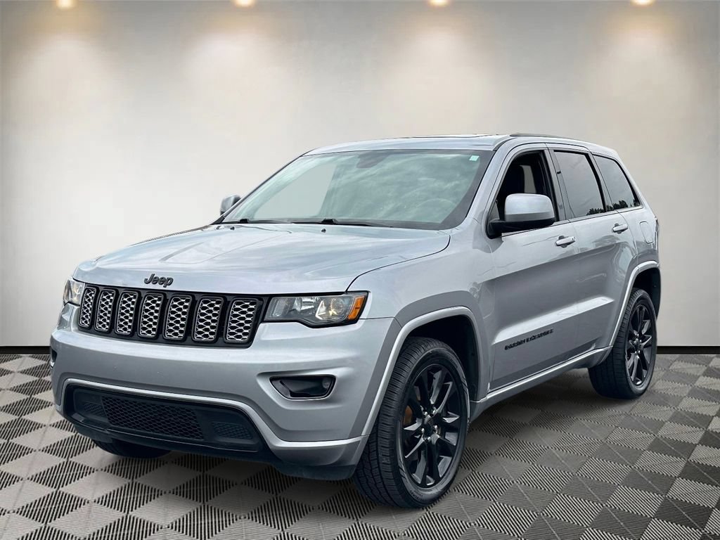 Used 2020 Jeep Grand Cherokee Altitude AWD/4WD image 6