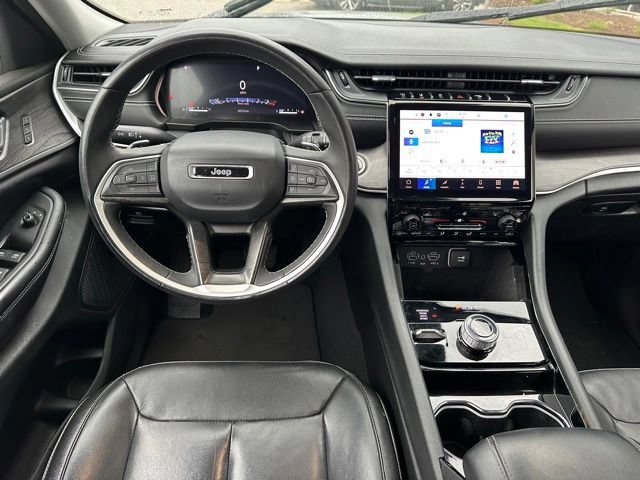 Used 2023 Jeep Grand Cherokee L Limited w/ Black Appearance Package AWD/4WD image 14