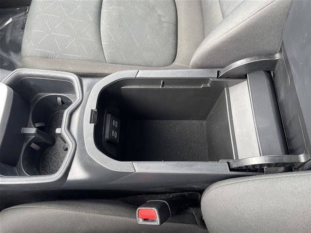 Used 2025 Toyota RAV4 XLE FWD image 30