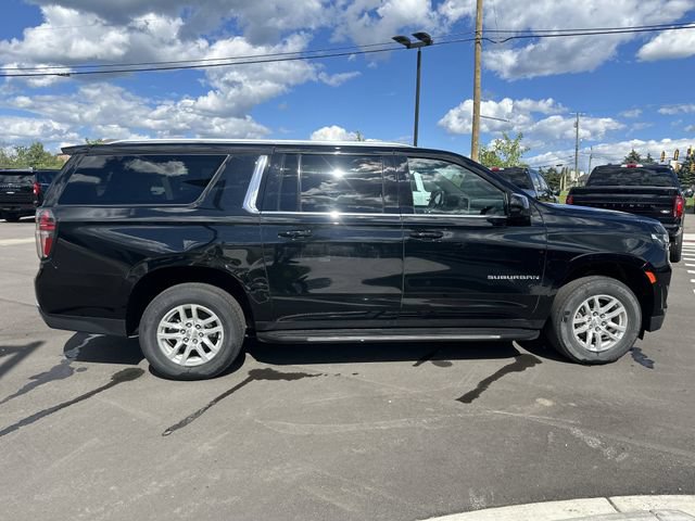Used 2022 Chevrolet Suburban LT AWD/4WD image 6